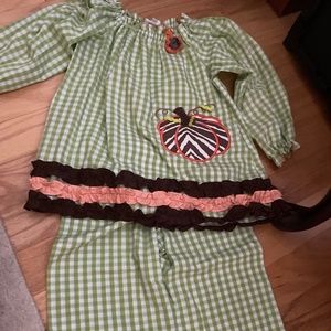 Surcee size 5 pants and shirt